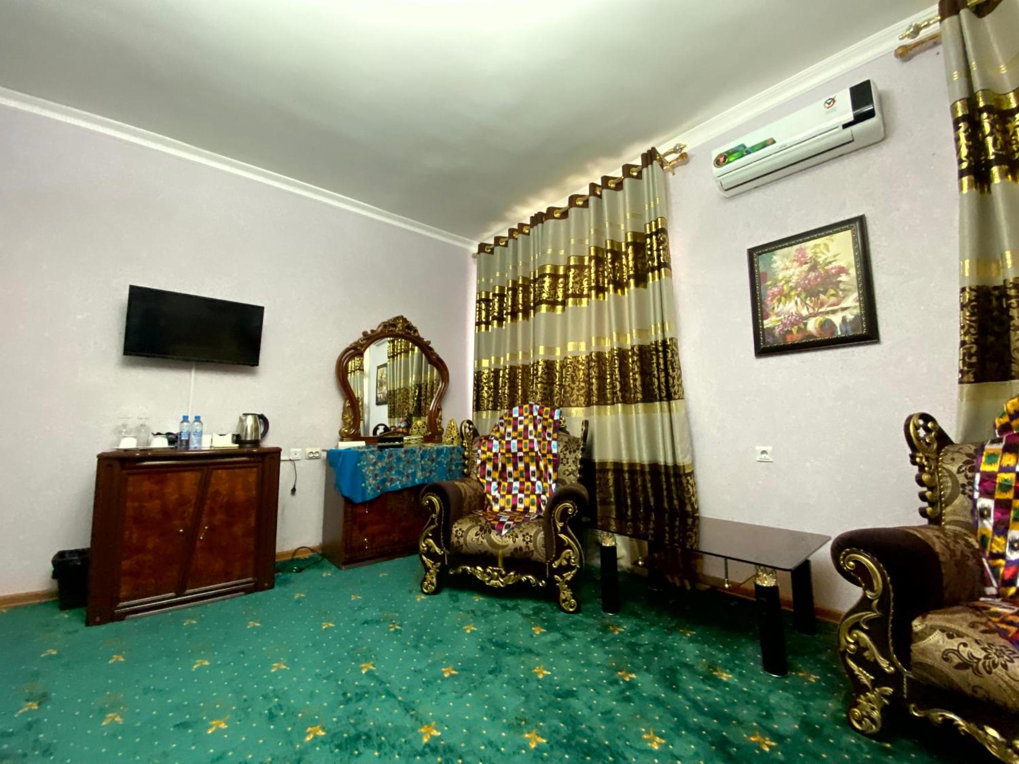 ホテル Qibla Tozabog ヒヴァ エクステリア 写真